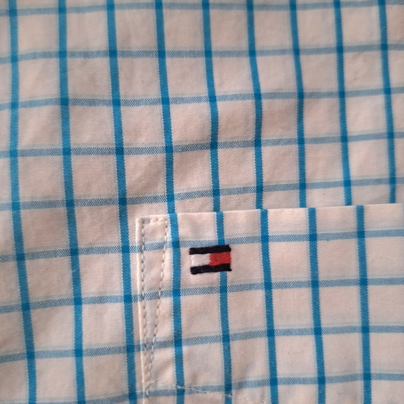 NWT Tommy Hilfiger Shirt - Picture 3 of 4